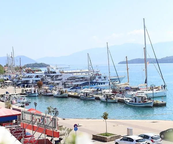 Thalassaki House アパート ニドリ