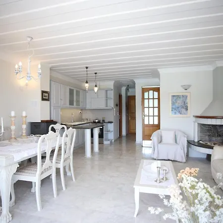 Apartment Thalassaki House